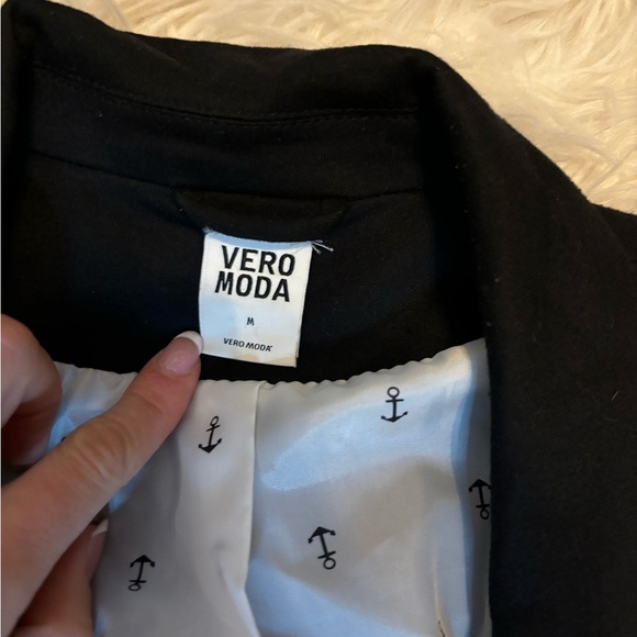 Woman’s black blazer Vero Moda - Picture 6 of 8